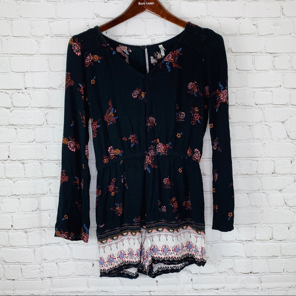 Mudd Romper Shorts Black Boho Floral Bell Sleeve S